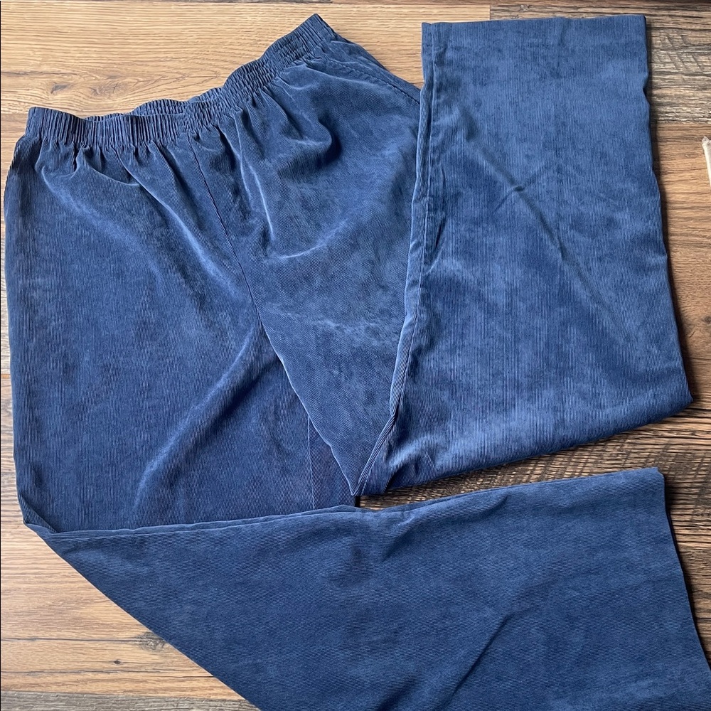 Alfred Dunner Pull on blue corduroy pants 16